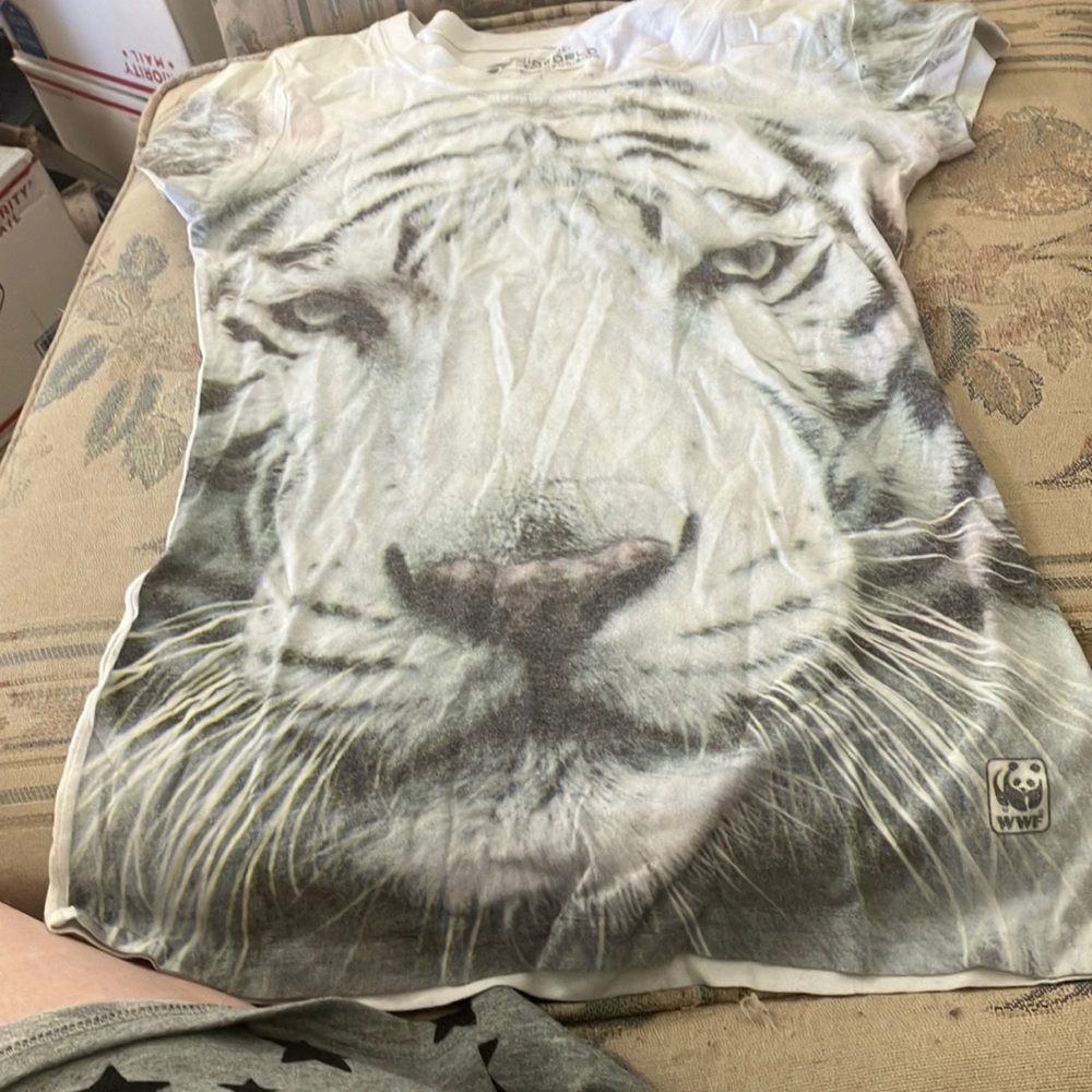 Bio world tee small